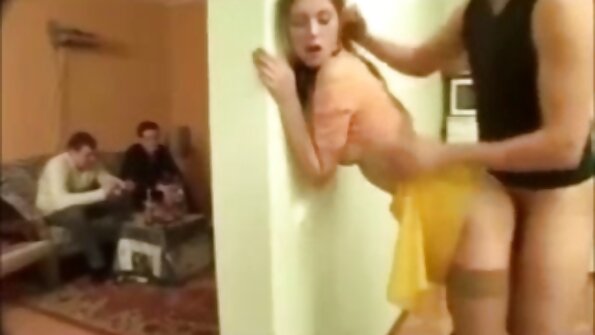 Занхай дэгдээхэй нь найз залуудаа хэрхэн таашаал өгөхөө мэддэг